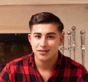 Meet your Posher, Moises